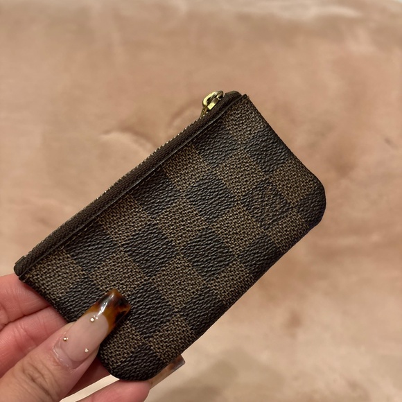 LV key pouch DE - Picture 2 of 12